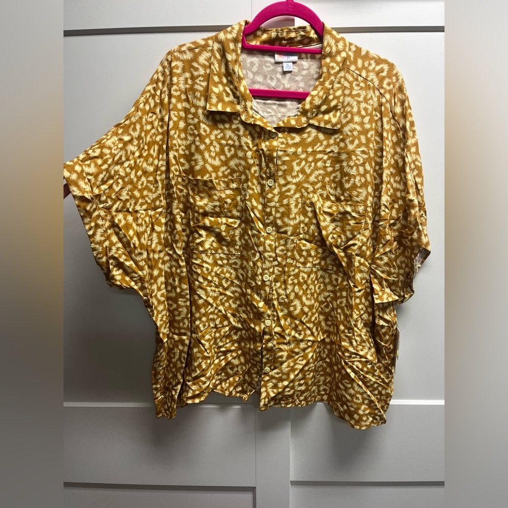 Cheetah LulaRoe Shirt XL